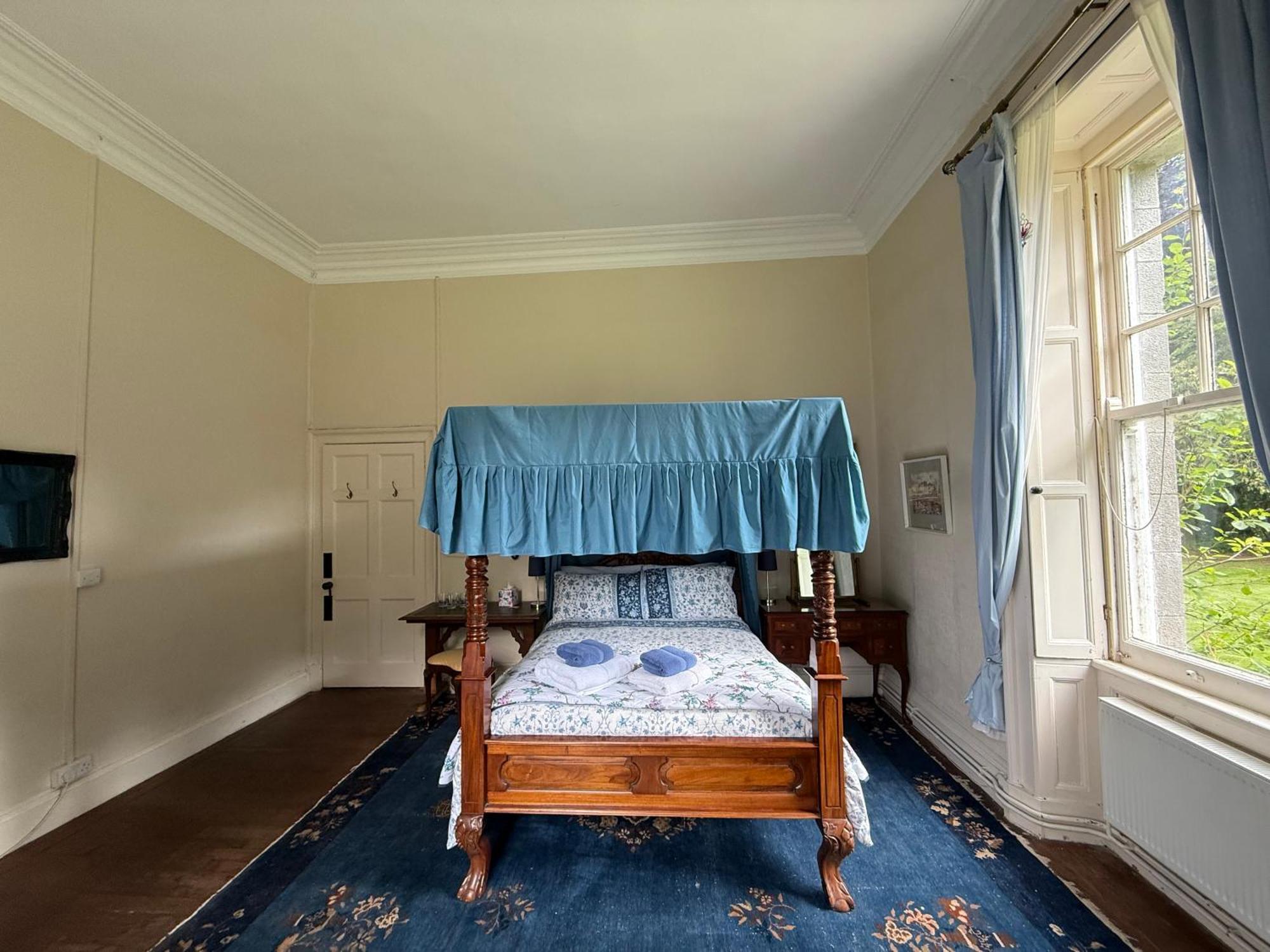 Parteen A Lax, River House & Gardens Villa